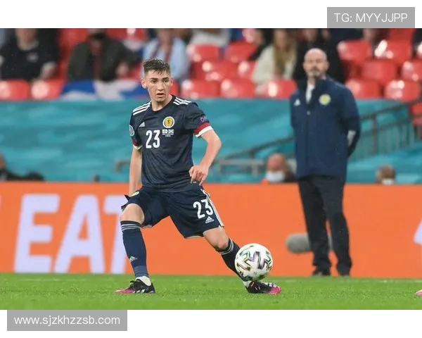 意甲官网更正吉尔摩两黄记录首张改记迪洛伦佐事件引发广泛讨论 意甲官网更正吉尔摩两黄记录首张改记迪洛伦佐事件引发广泛讨论